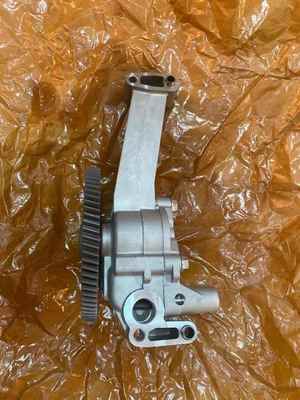 スカニア D11 D12 エンジンオイルポンプ 2209509 (310-420 馬力トラック用)