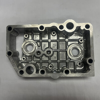 トラクターの部品のためのエンジンオイルクーラーホーシング R123471